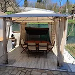 Holiday home спирката *